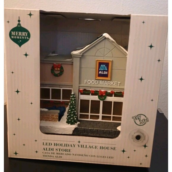 Merry Moments Aldi 2024 Store LED Light Up Holiday Christmas Village House NIB - Picture 3 of 9